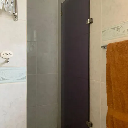 In-the-middle-of-nature Spacious Nest Brandenburg Airport Gasthof