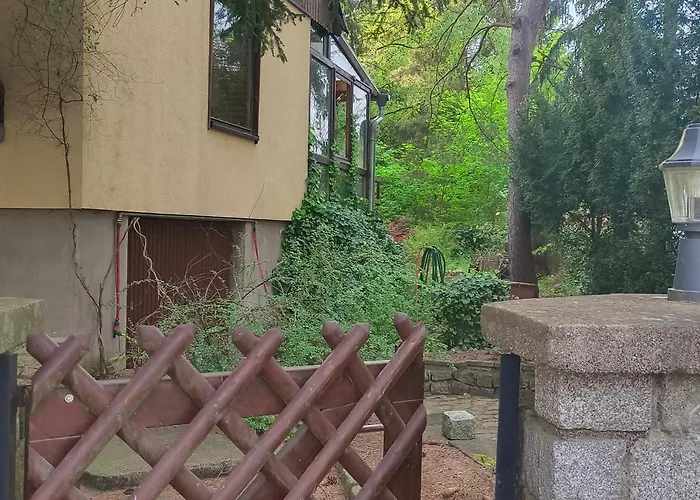 In-the-middle-of-nature Spacious Nest Brandenburg Airport Pensión Berlín