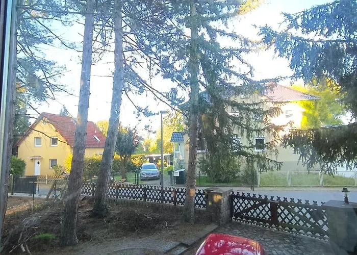 In-the-middle-of-nature Spacious Nest Brandenburg Airport *